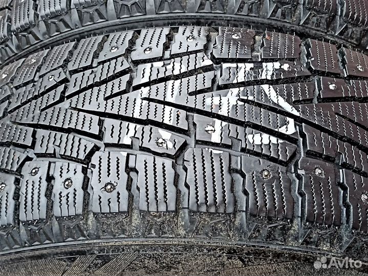 Roadstone Winguard WinSpike SUV 235/65 R17 108T