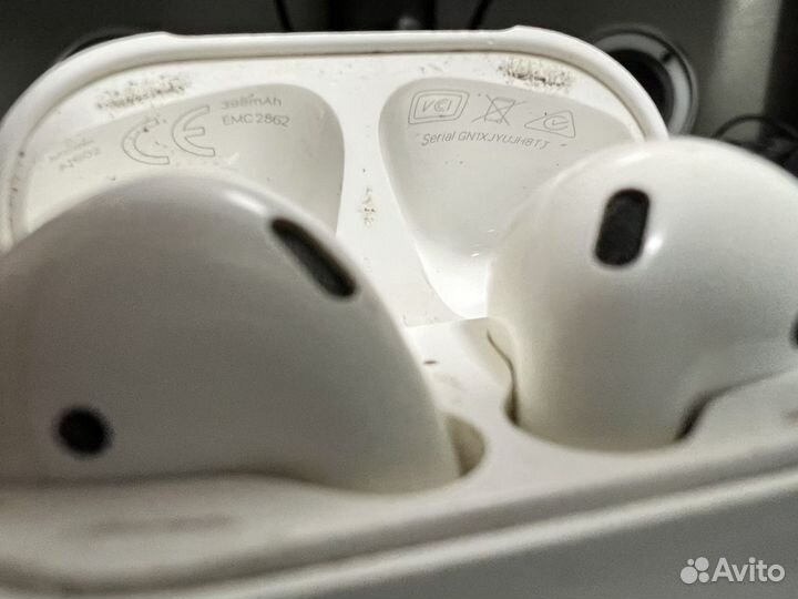 Первые AirPods оригинал