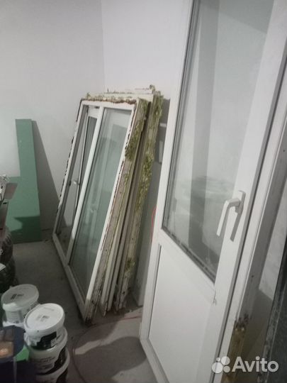 Окна пластиковые с дверью б/у