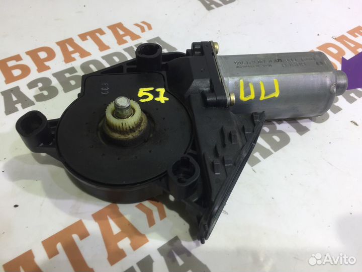 Моторчик стеклоподъемника передний правый Прав