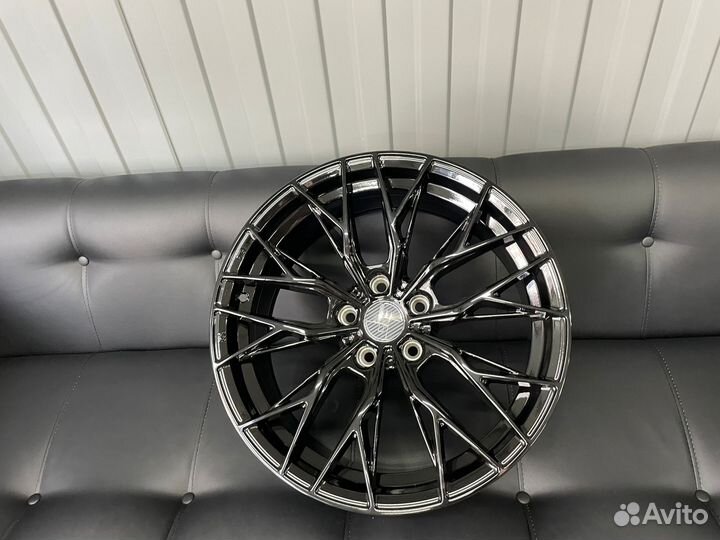 Диск Литой 305 forged FT118 0387 R18 8 5X112 ET35 66.6 Gloss Black