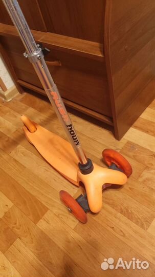 Самокат трехколесный с подсветкой