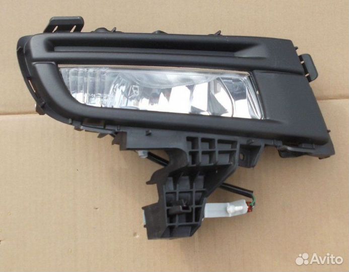 Туманка правая в сборе с о передняя правая Mazda 3