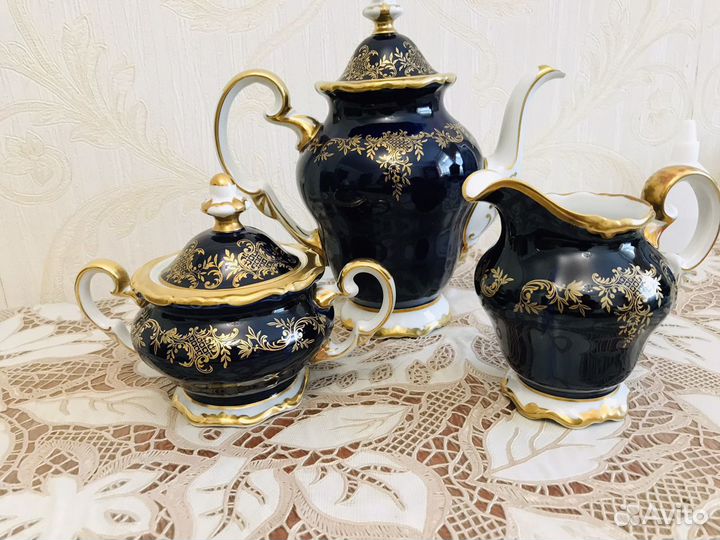 Чайник сахарница и молочник идеальном состояние