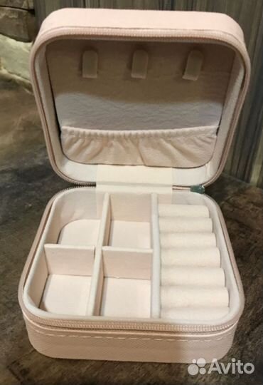 Шкатулка для украшений