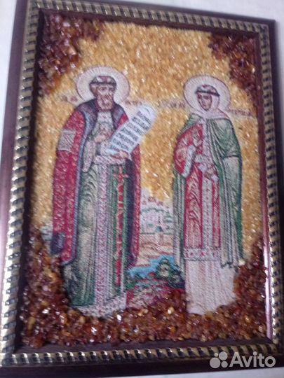 Сувенир: икона с крошкой янтаря