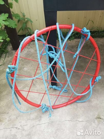 Качель уличная