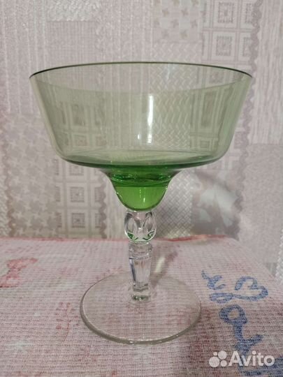 Ваза конфетница на ножке, цветное стекло 1960-1970