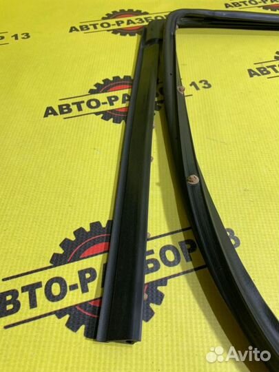 Уплотнитель двери задний правый Kia Ceed 3 CD 1.6