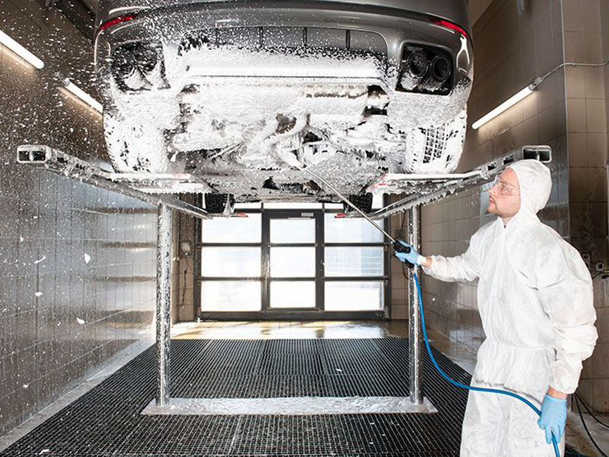 Мойка днища драйв 2. Мойка днища на подъемнике в москве. Подъемник для мойки днища. Антикоррозийной защиты авто. Мойка дна автомобиля.