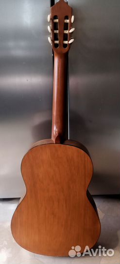 Классическая гитара Yamaha c40m
