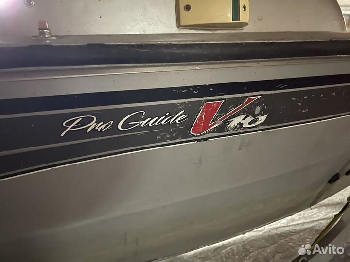 Катер Tracker Pro Guide V16