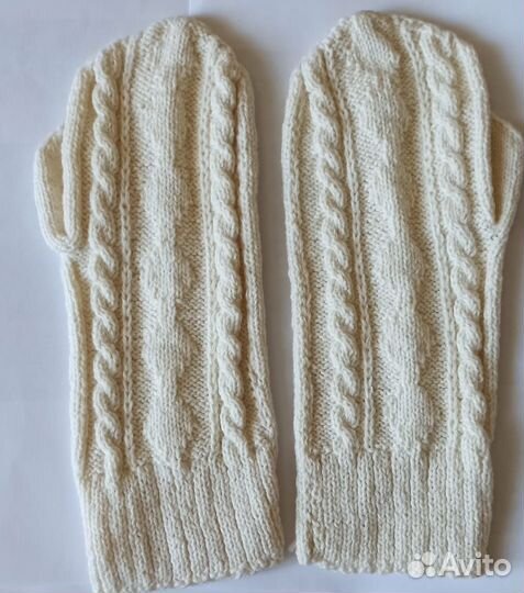 Варежки белые серые красные черные