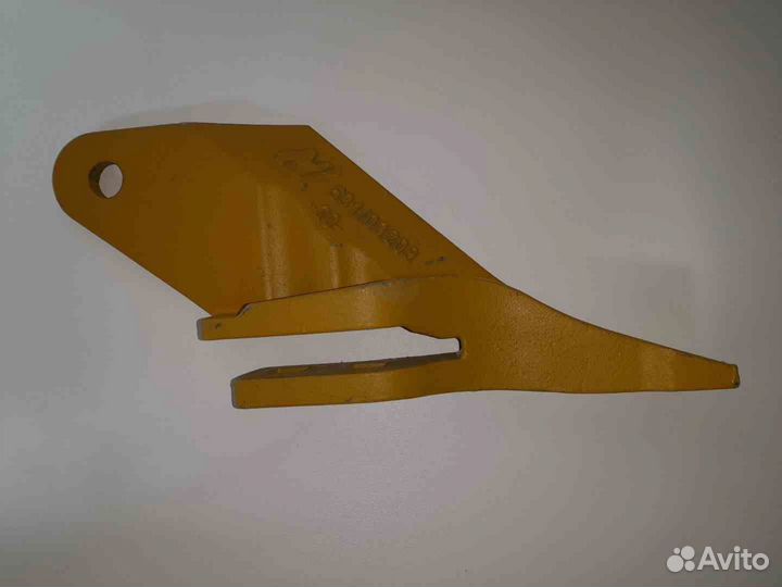 Зуб ковша 53103209 правый Nova