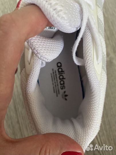 Кроссовки женские adidas 37 размер