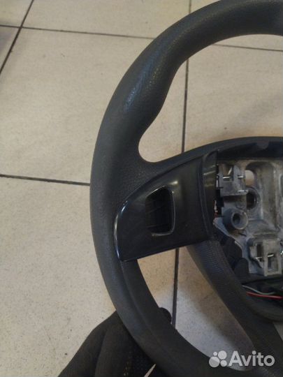 Руль Renault Sandero 2 K7M