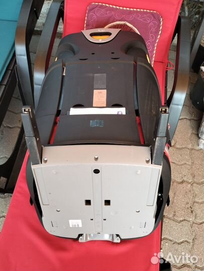 Автокресло chicco с isofix