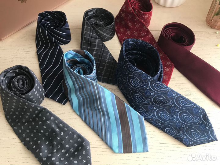 Галстук мужской фирменный