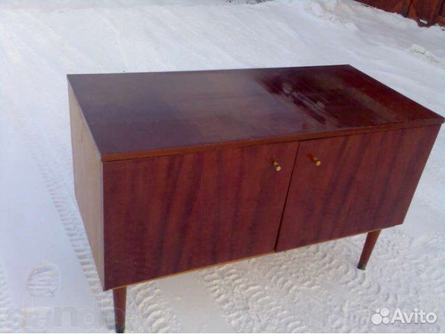 Отдам советскую тумбу