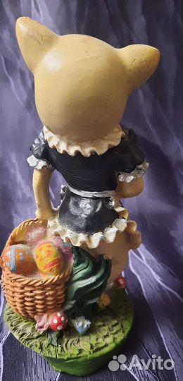 Статуэтка свинка-секси. Высота 17см