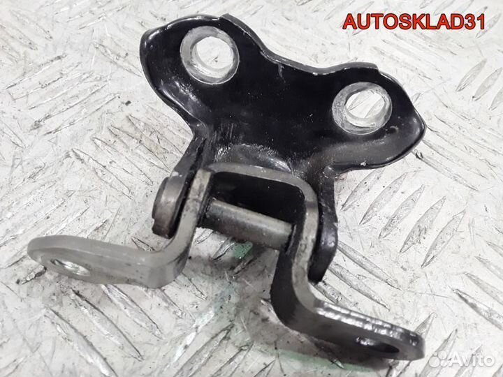 Петля двери передней правой Toyota Corolla Verso