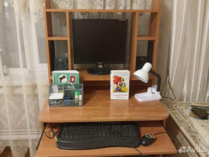 Компьютерный стол