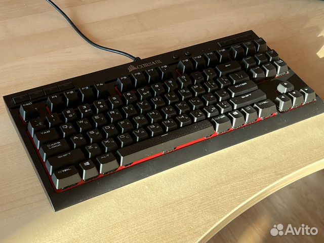 Игровая клавиатура Corsair k63 Cherry MX Red