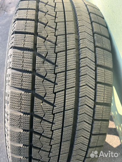 Bridgestone Blizzak VRX3 235/50 R18