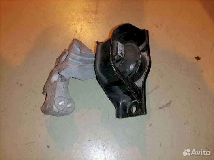 Опора двигателя (подушка двс) передняя правая 1121
