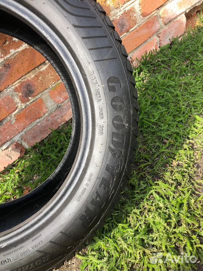 Goodyear Vector 4Seasons 235/55 R17