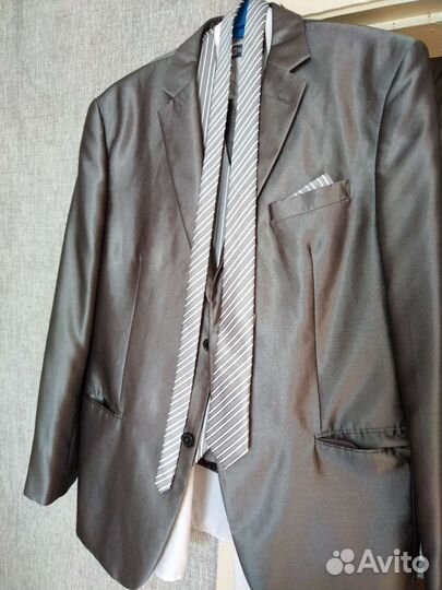 Мужской костюм тройка 54 евро