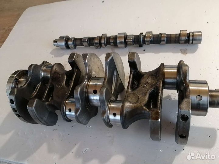Коленчатый вал skoda Fabia1. 1.4