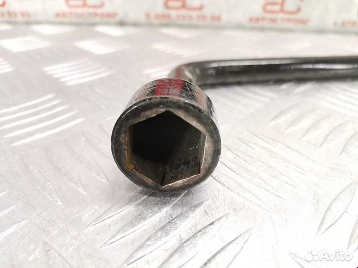 Ключ Toyota Sienna 2 рест. 2007 915005011