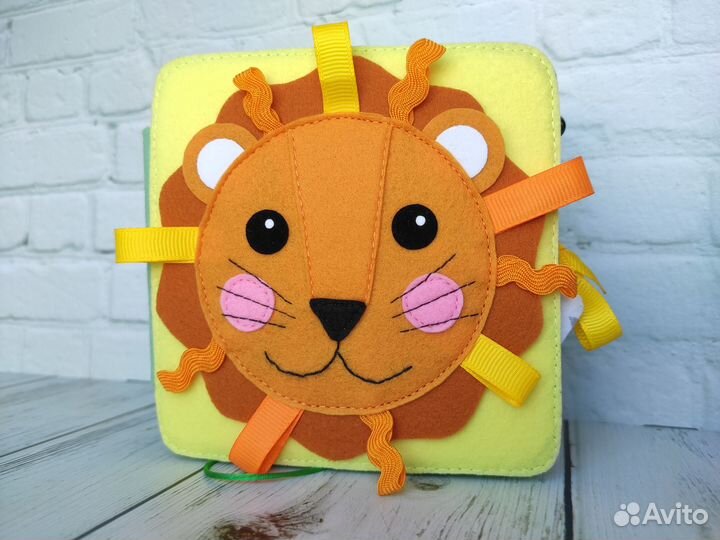 Детская развивающая книга из фетра 