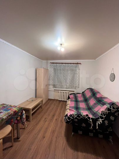 Комната 14 м² в 4-к., 1/4 эт.