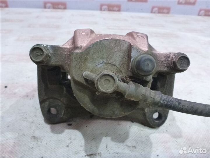 Суппорт передний правый Toyota Prius NHW20 1nzfxe