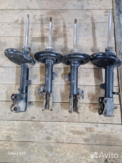 Стойка амортизатора