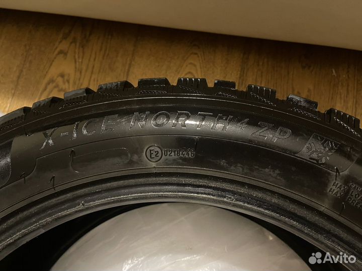 Michelin X-ICE NORTH 4 SUV ZP 225/50 R17 98H