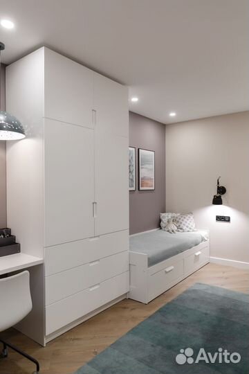 Мягкая зона со стеллажом