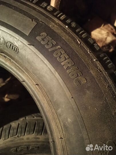 Michelin Agilis 235/65 R16