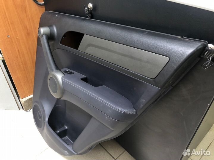 Обшивка двери задняя правая Honda Cr-V 3 2011