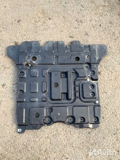 Защита двигателя Toyota Land Cruiser 200