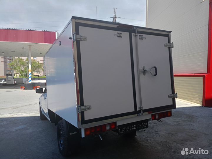 Промтоварный фургон с боковой дверью на вис 2349