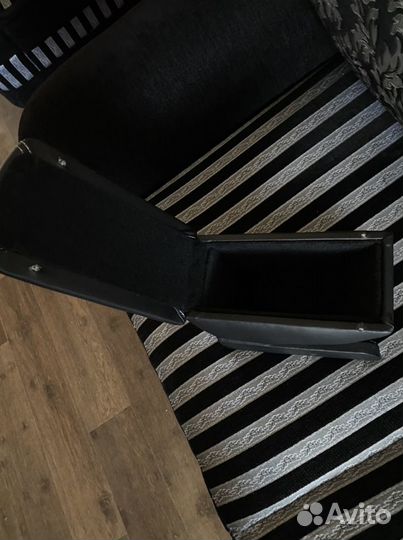 Подлокотник на skoda rapid