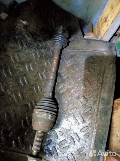 Полуось передняя правая mazda 2 МКПП