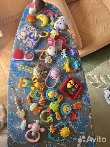 Развивающие игрушки для малышей пакетом