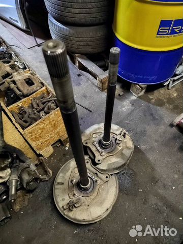 Привод, полуось задний Toyota Land Cruiser UZJ100