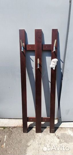 Вешалка для одежды настенная