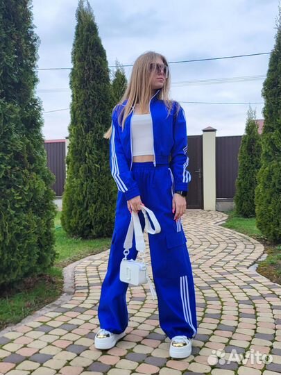 Спортивный костюм женский