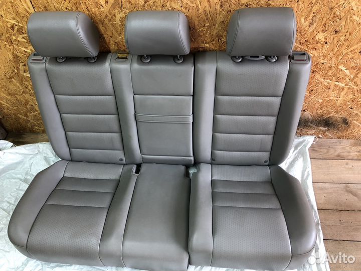 Задний ряд сидений Туарег 1